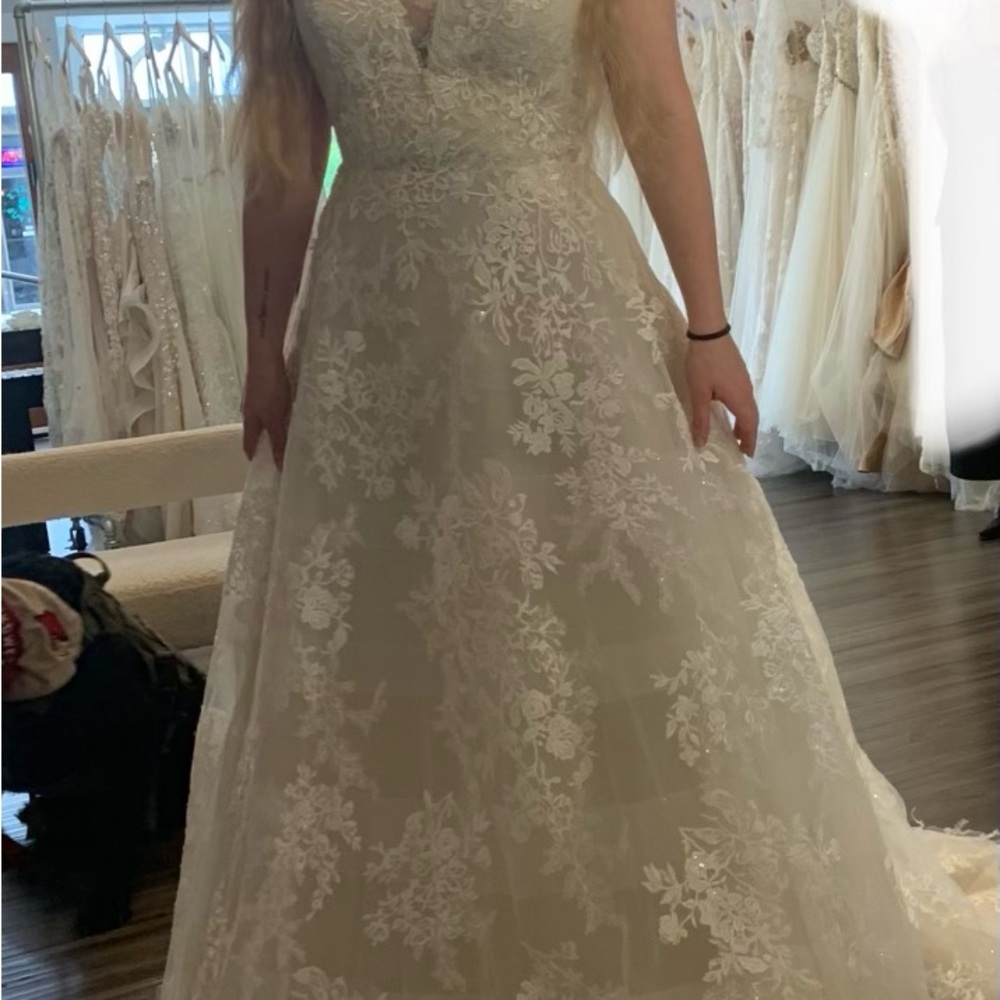 Adrianna Papell - 31110	Size 8 Ivory/Oyster/Nude